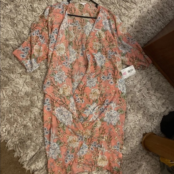 Lularoe Shirley - Picture 1 of 2